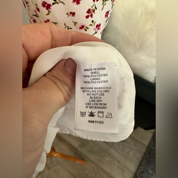 NEW 1. State GORGEOUS white floral wrap dress - senior photo or bridal DRESS - Picture 11 of 11